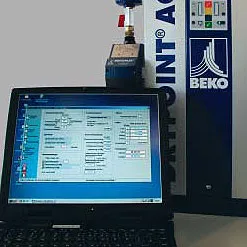 osuszacz sprężonego powietrza typu adsorpcyjnego ze sterownikami