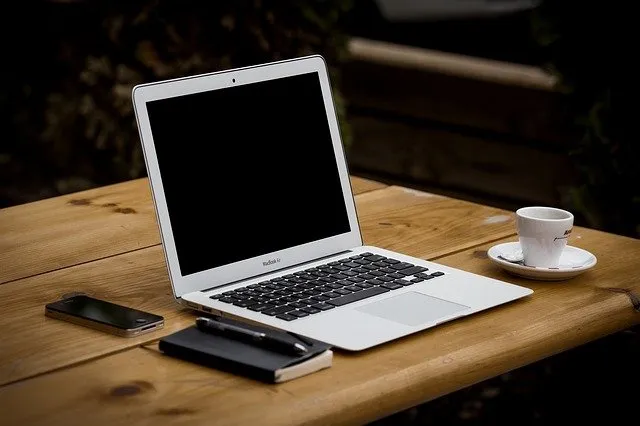 Ile kosztuje laptop, czyli co warto wiedzieć o cenach?