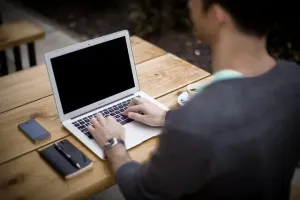 Co to jest tracker w Internecie?
