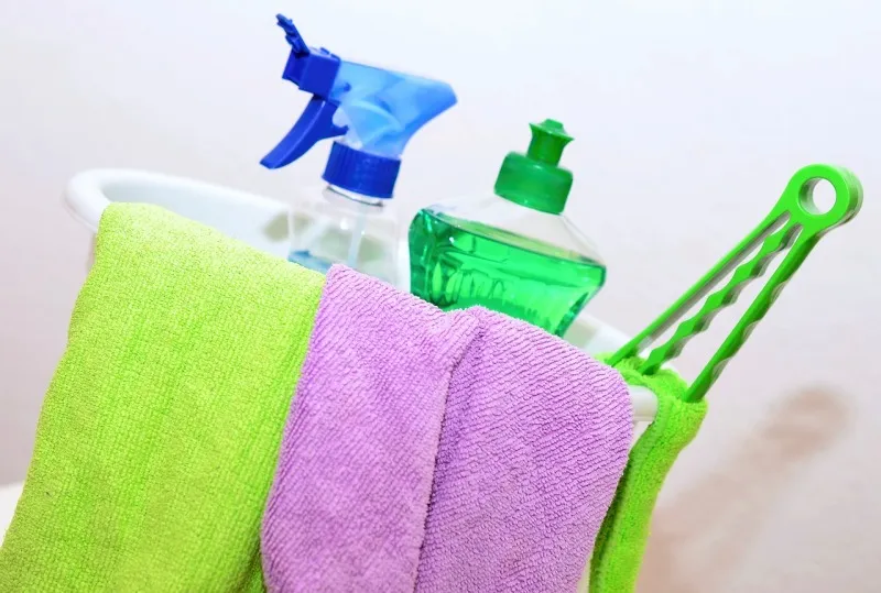 Utrzymanie czystości w obiekcie i wokół niego – co obejmuje?